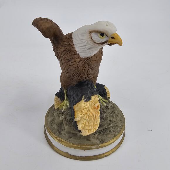 Americana Birds in Flight Collection Bald Eagle Porcelan Figurine Royal Heritage - Picture 2 of 7
